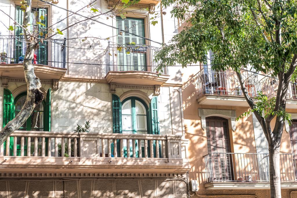 Hostel Turistic Castell Барселона Екстер'єр фото
