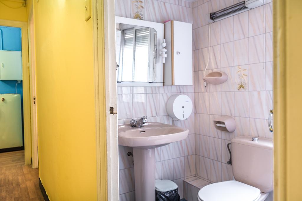 Hostel Turistic Castell Барселона Екстер'єр фото