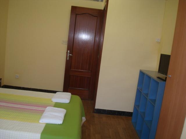 Hostel Turistic Castell Барселона Екстер'єр фото
