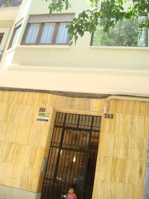 Hostel Turistic Castell Барселона Екстер'єр фото