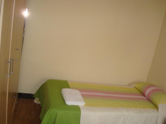 Hostel Turistic Castell Барселона Екстер'єр фото